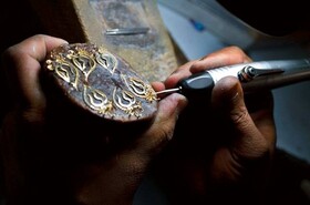 راه‌اندازی کارگاههای ساخت مصنوعات طلا مانع از خام فروشی می‌شود