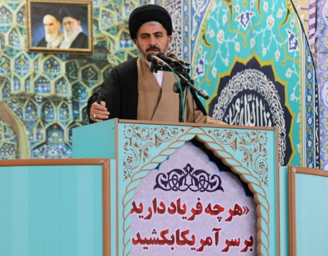 مسئولان مشکلات مردم را حل کنند