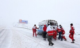 نجات ۳۷۱ نفر گرفتار در برف و کولاک در آذربایجان غربی