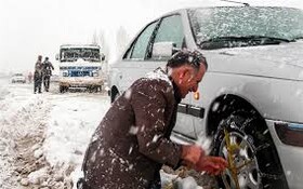 تردد در محورهای خوی- سلماس- ارومیه با زنجیر چرخ امکان پذیر است