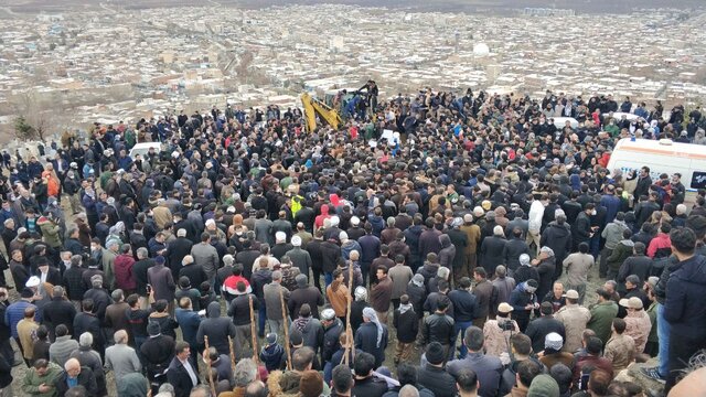 پیکر قهرمان پاراوزنه برداری جهان در زادگاهش به خاک سپرده شد