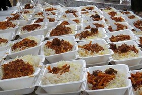 روزانه ۳۱۳ پرس غذای گرم بین نیازمندان شوط توزیع می شود