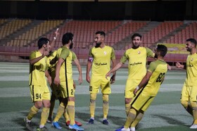 ۹۰ ارومیه گل ریحان البرز را درهم کوبید