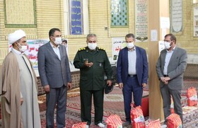 توزیع ۱۰۰۰ بسته کمک های مومنانه در پلدشت