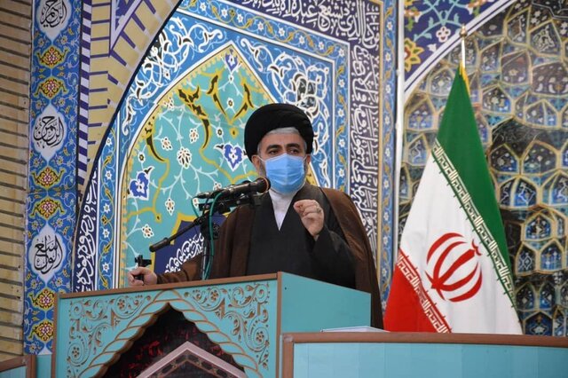 مسئولان بر فضای مجازی مدیریت داشته باشند