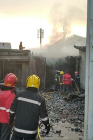 آتش سوزی انبار چسب میدان شهدا در ارومیه خسارت جانی نداشت