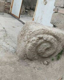 کشف دو مجسمه سنگی قدیمی در شوط