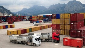 رشد ۳۸ درصدی وزن صادرات کالا  از گمرکات و بازارچه های آذربایجان غربی