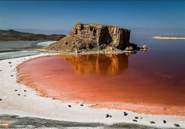 کاهش ۱.۹۶ میلیارد مترمکعبی آب دریاچه ارومیه