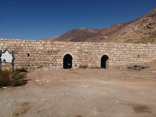ارزیابان یونسکو از کاروانسرای قطور خوی بازدید می کنند