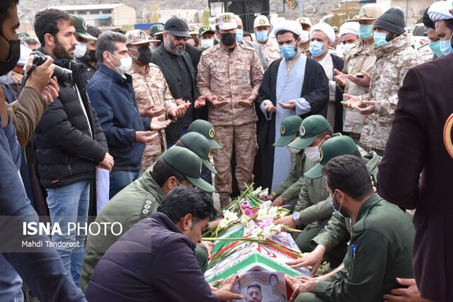 تشییع و خاکسپاری شهید علی سلطانپور در ماکو