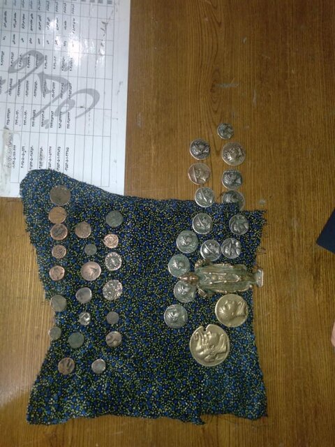 کشف ۲۱ عدد سکه تاریخی قاچاق در ارومیه کشف ۲۱ عدد سکه تاریخی قاچاق در ارومیه