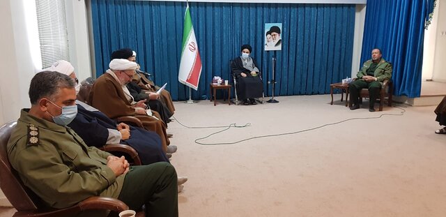 جانفشانی مردم آذربایجان غربی در انقلاب برای نسل جدید تبیین شود