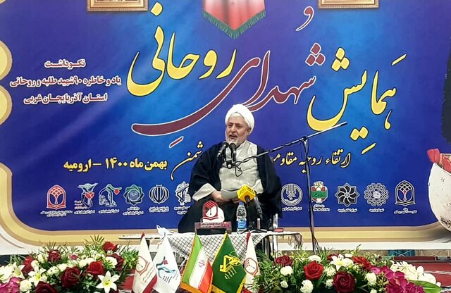 روحانیان علمداران حفاظت از مکتب نبوی هستند روحانیان علمداران حفاظت از مکتب نبوی هستند