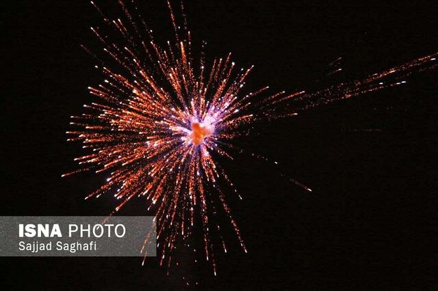 نور افشانی آسمان سلماس در شب ۲۲ بهمن