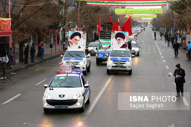 جلوه هایی زیبا از راهپیمایی خودرویی ۲۲ بهمن در سلماس