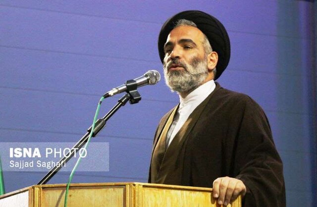 دشمن از آرمان خواهی مردم عزتمند ایران هراس دارد