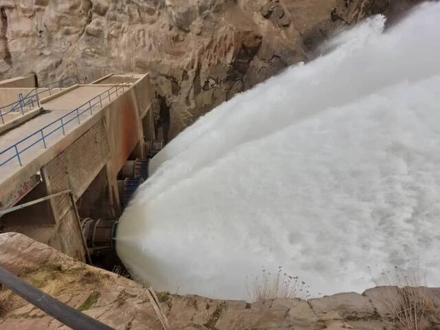 آغاز عملیات رهاسازی آب سد بوکان به پیکره دریاچه ارومیه 