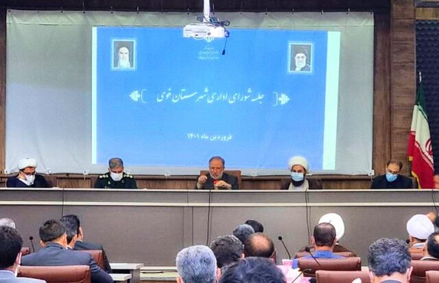 برخورد نامناسب و موازی کاریها مانعی برای جذب سرمایه گذار در خوی برخورد نامناسب و موازی کاریها مانعی برای جذب سرمایه گذار در خوی