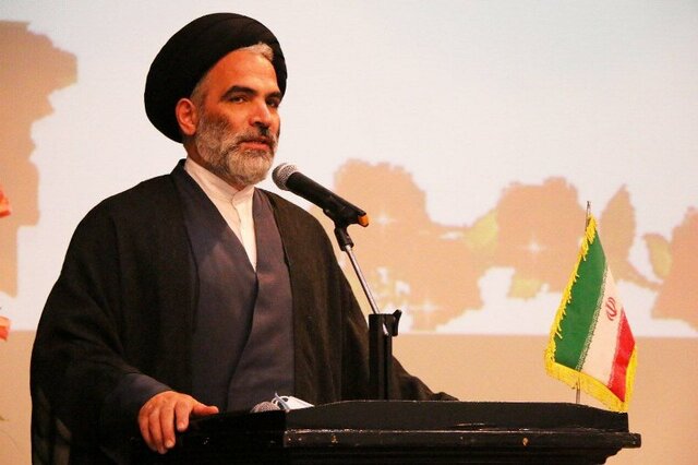 قداست کار معلمی با هیچ شغلی قابل مقایسه نیست