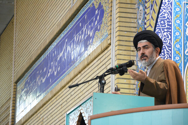 دشمن وحدت و معنویت ملت ایران را نشانه گرفته است