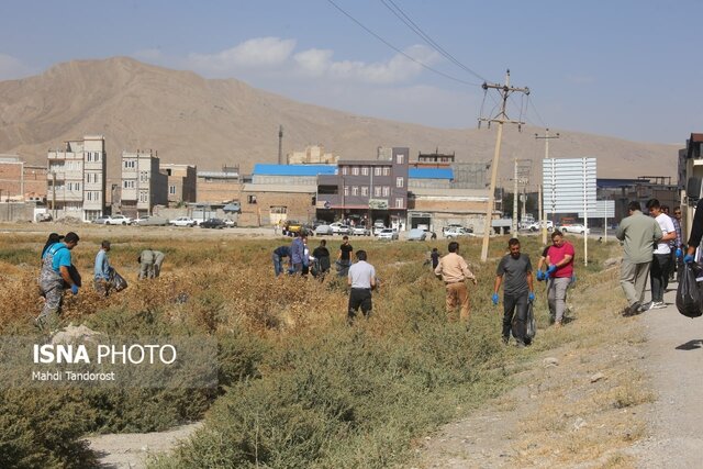 برگزاری همایش پیاده‌روی خانوادگی به همراه پاکسازی طبیعت در گلستان شهر بجنورد