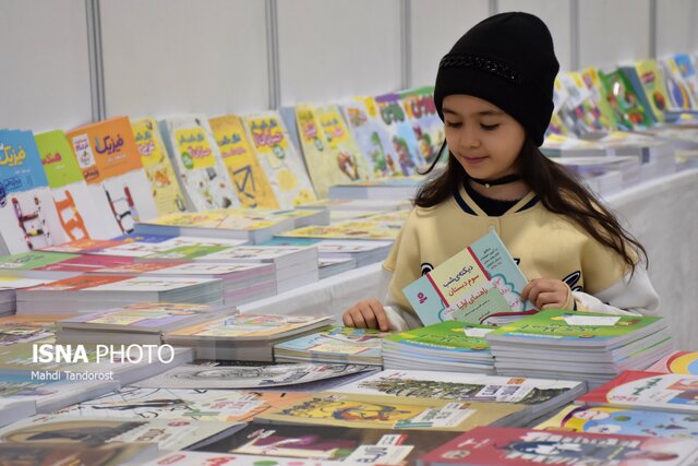 آغاز به کار نمایشگاه بزرگ کتاب در منطقه آزاد ماکو