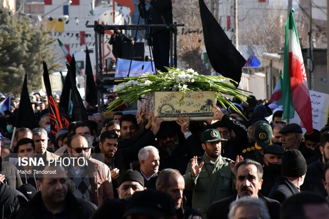 پیکر شهید گمنام دوران دفاع مقدس در بازرگان تشییع شد