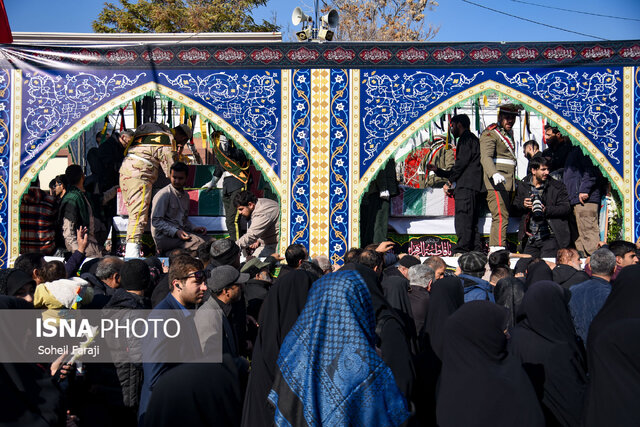 گزارش تصویری از تشییع پیکر ۵ شهید گمنام در ارومیه