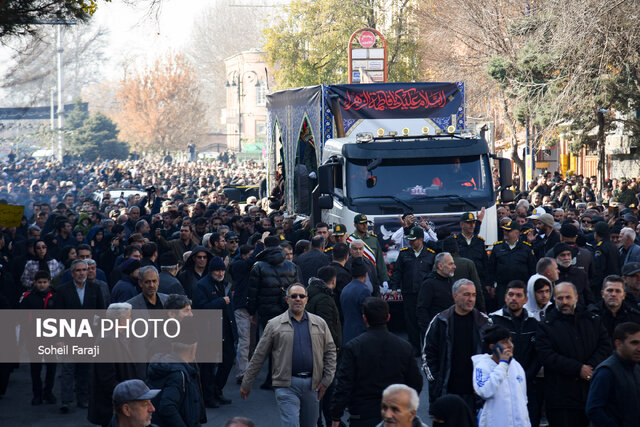 گزارش تصویری از تشییع پیکر ۵ شهید گمنام در ارومیه