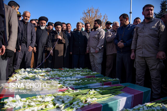 گزارش تصویری از تشییع پیکر ۵ شهید گمنام در ارومیه