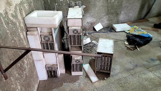 عکس آرشیوی است کشف ۱۳ ماینر غیرمجاز در مدرسهای در میاندوآب