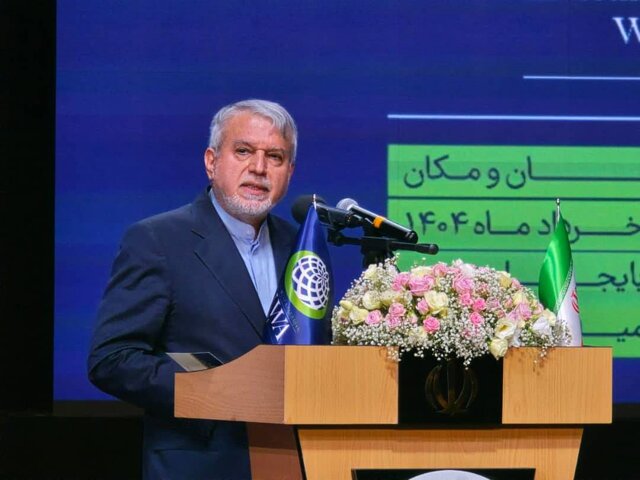در تمامی حوزه‌ها باید به ظرفیت‌های گردشگری توجه ویژه‌ای شود