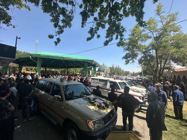 وداع با پیکرهای جمعی از شهدای پدافند هوایی لشکر ۳ حمزه (ع) در ارومیه