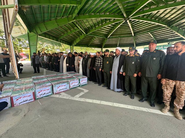 وداع با پیکرهای جمعی از شهدای پدافند هوایی لشکر ۳ حمزه (ع) در ارومیه