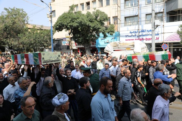 تشییع پیکر ۳ شهید تازه تفحص شده در آذربایجان غربی