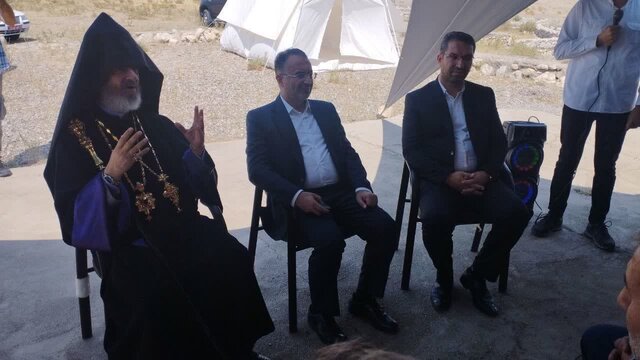 مردم ایران از هر قوم و مذهب ید واحدی در برابر دشمنان هستند