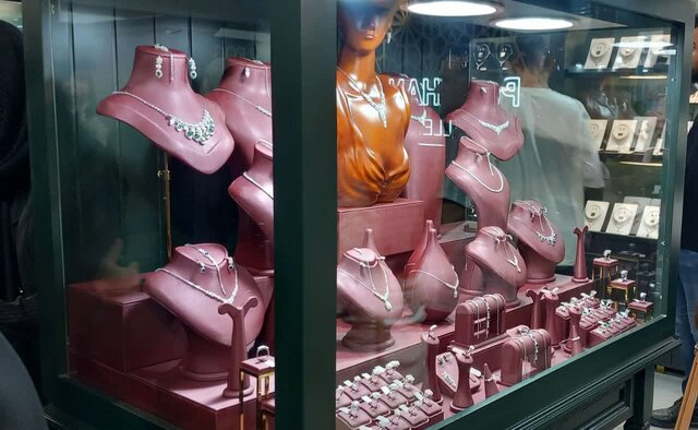 آغاز بکار اولین نمایشگاه تخصصی طلا، جواهر ارومیه