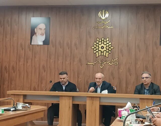 هفتمین کنفرانس بینالمللی میکروالکترونیک در دانشگاه صنعتی ارومیه برگزار میشود هفتمین کنفرانس بینالمللی میکروالکترونیک در دانشگاه صنعتی ارومیه برگزار میشود
