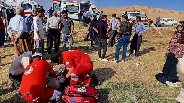 واژگونی مینیبوس در محور مهاباد به ارومیه ۱۱ مصدوم برجا گذاشت واژگونی مینیبوس در محور مهاباد به ارومیه ۱۱ مصدوم برجا گذاشت