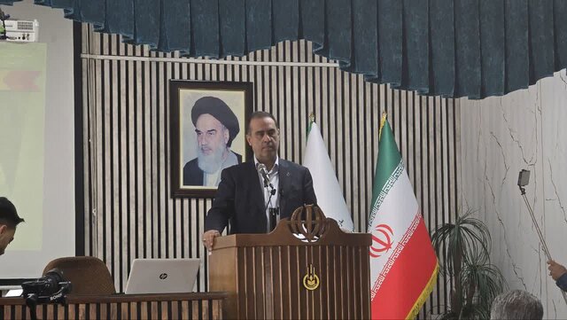 حرکت به سمت ایجاد تشکل‌های دانش‌بنیان در اولویت قرار گیرد