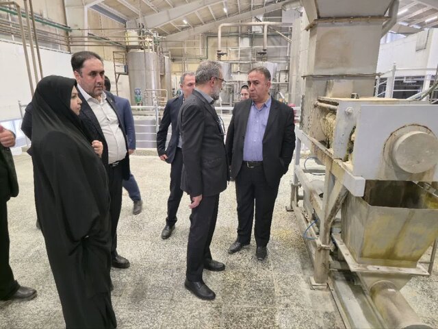 بهادادن به صنایع کوچک موجب ایجاد اشتغال و توسعه اقتصادی پایدار می‌شود