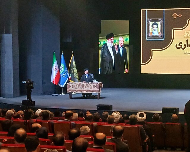 امام جمعه ارومیه: مسئولان بهبود معیشت مردم را اولویت اصلی خود قرار دهند