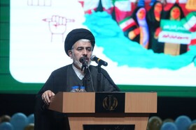 امام جمعه ارومیه: باید نعمت برقراری حکومت و نظام اسلامی را پاس بداریم