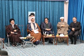 مجموعه‌های فرهنگی در قالب یک جبهه منسجم در مقابل دشمن وارد میدان شوند