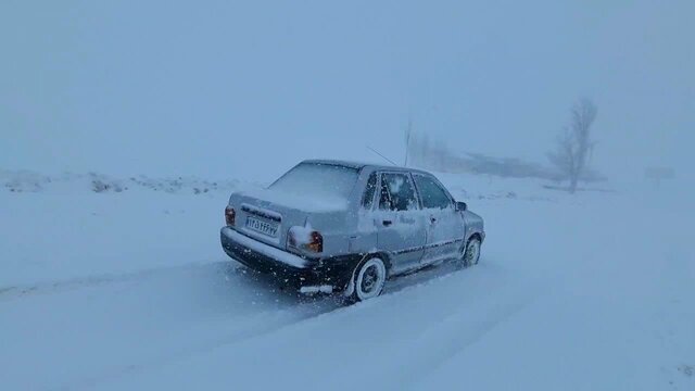 بارش برف در تکاب به ۲۲ سانتی متر رسید