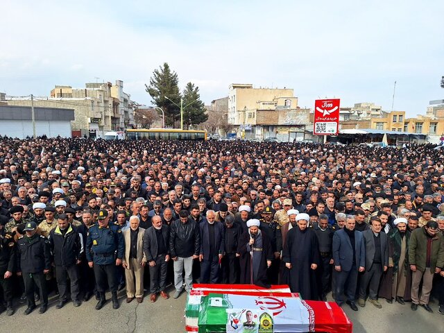 پیکر ۷ شهید والامقام جنایات آمریکا و اسراییل در خوی تشییع شد