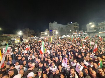 حضور باشکوه و مقتدرانه مردم خوی در خونخواهی رهبر شهید 