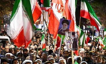 قرار مردم ارومیه در همبستگی و حمایت از نیروهای مسلح