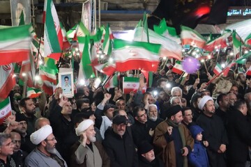 طنین همدلی مردم ارومیه در شب‌های پایداری